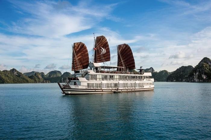 Khách sạn 5 sao ở Hạ Long - Pelican Halong Cruise