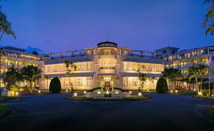 Khách sạn 5 sao ở Huế -Azerai La Residence Hue bao la rộng lớn