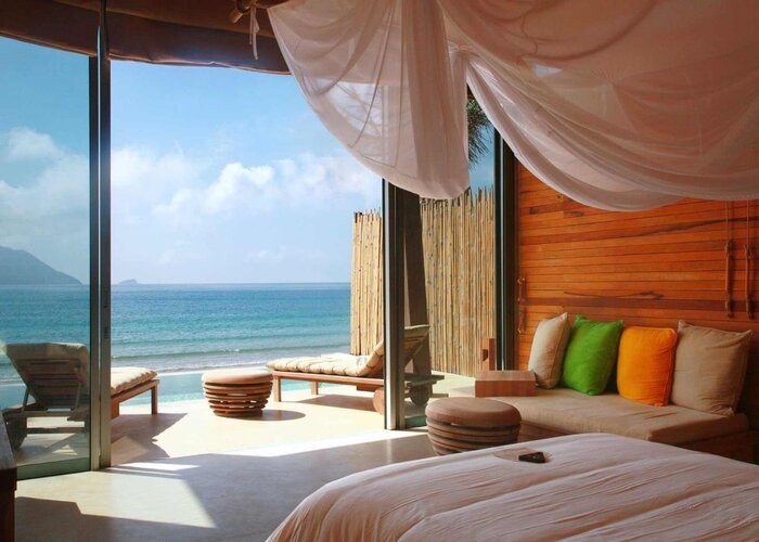 Khách sạn đẹp ở Côn Đảo - Phòng ngủ tại Tân Sơn Nhất Côn Đảo Resort có view nhìn ra biển tuyệt đẹp