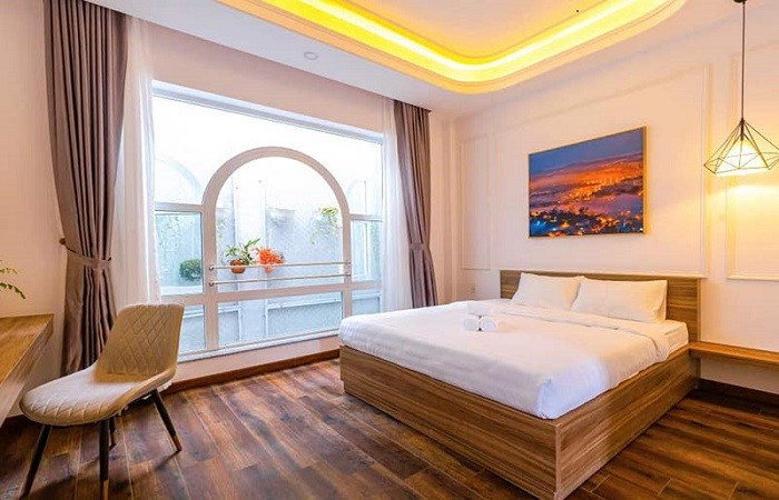Khách sạn đẹp ở Đà Lạt - M.Sing Hotel nội thất gỗ rất sang