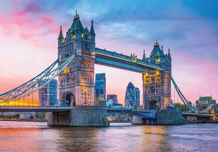 Toà tháp London, một trong những địa điểm hút khách du lịch rùng rợn và kỳ bí nhất trên thế giới