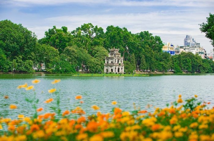 Hà Nội là một trong những điểm du lịch hút khách nhất cả nước. - du lịch Hà Nội giá rẻ