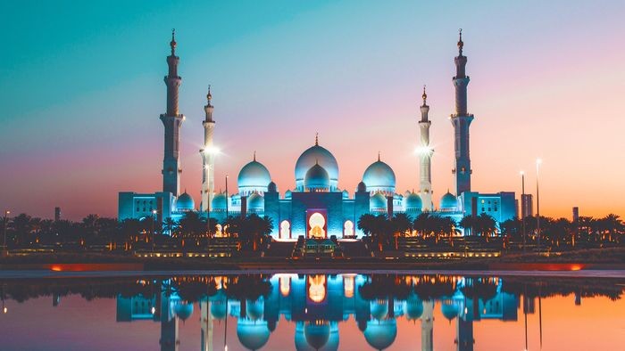 Chiêm ngưỡng vẻ đẹp của Thánh đường Sheikh Zayed về đêm - du lịch Abu Dhabi giá rẻ