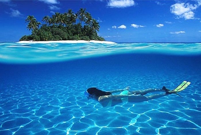 Bơi lội dưới nước cũng là hoạt động thú vị tại hòn đảo này - Du lịch Maldives giá rẻ