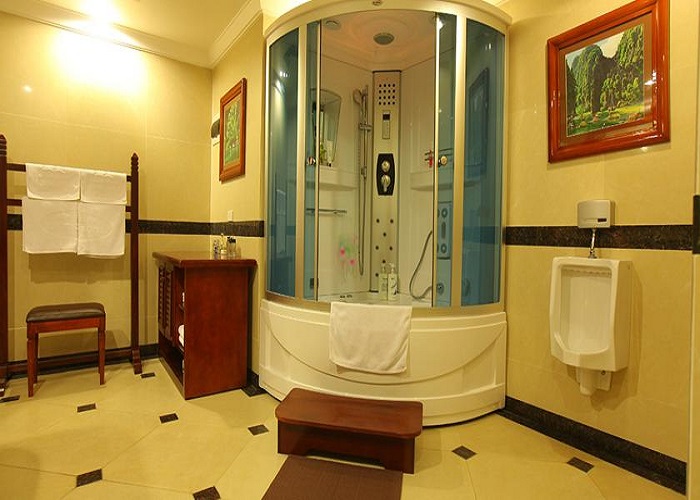 Phòng tắm tại Ninh Bình Legend