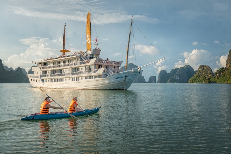 Paradise-Cruise-Kayaking