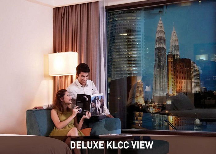 Đứng ở khách sạn, quý khách có thể chiêm ngưỡng Tháp Đôi
