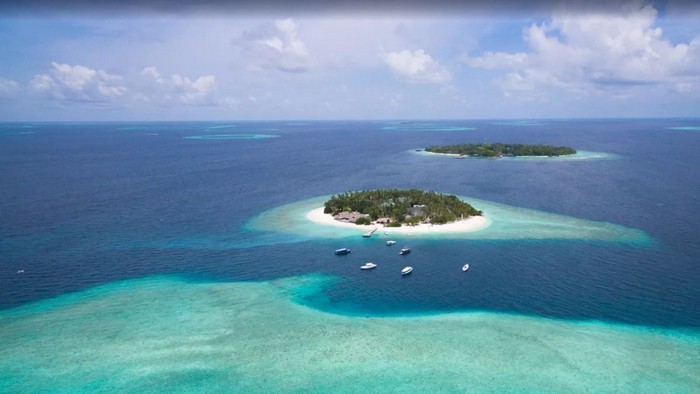 Malahini_Kuda_Bandos_Resort_nhin_tu_tren_cao