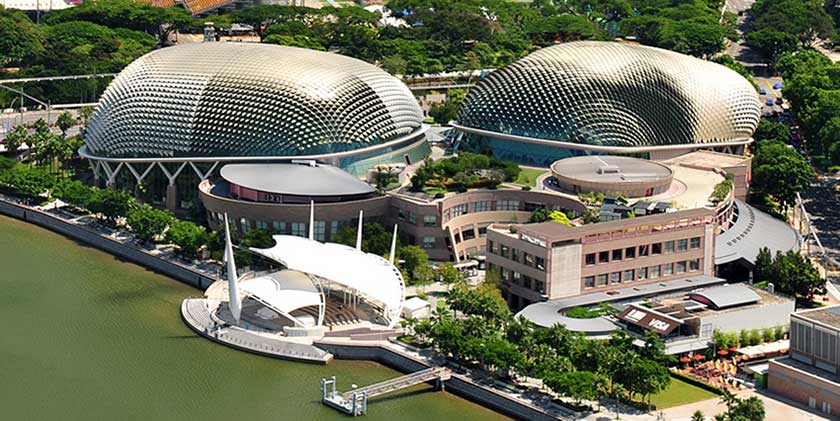 Nha_hat_Esplanade