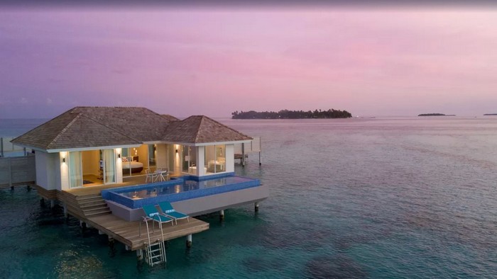 kandima-aldives-honeymoon-aqua-pool