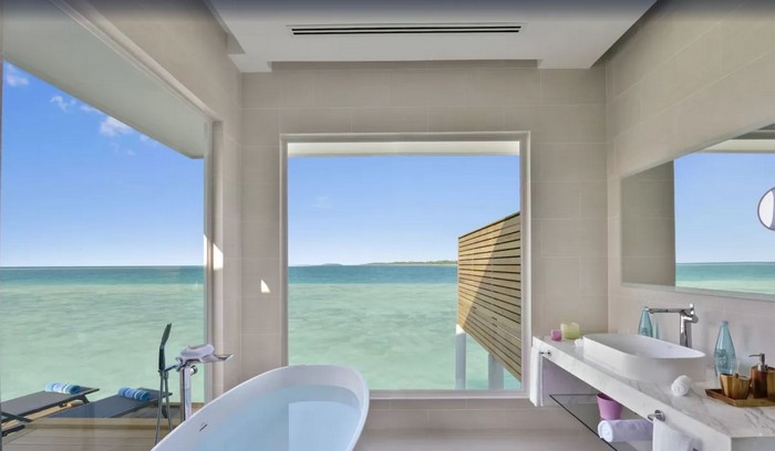 kandima-aldives-wc-aqua