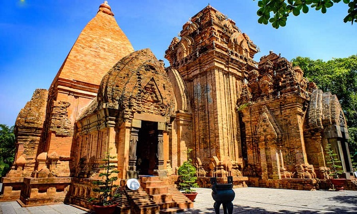 Tháp Bà Ponagar 