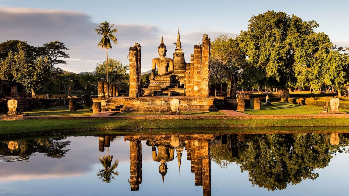 Công viên lịch sử Sukhothai điểm du lịch hấp dẫn của tour du lịch free & easy Thái Lan