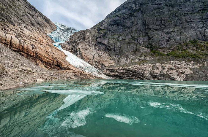 Briksdal Glacier là sông băng lớn nhất ở lục địa Châu Âu