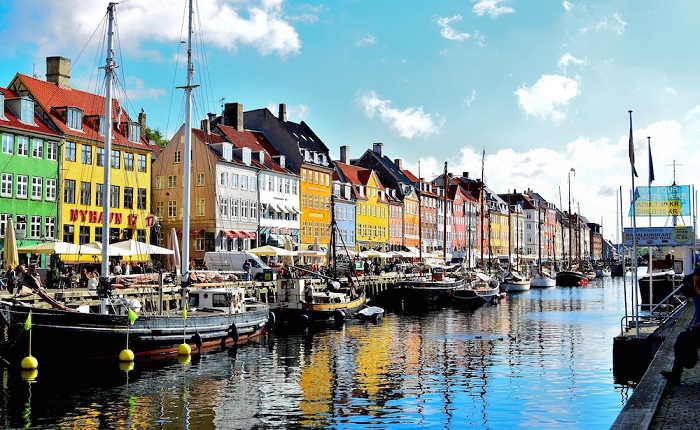 Thăm quan  Nyhavn - con đường đầy màu sắc