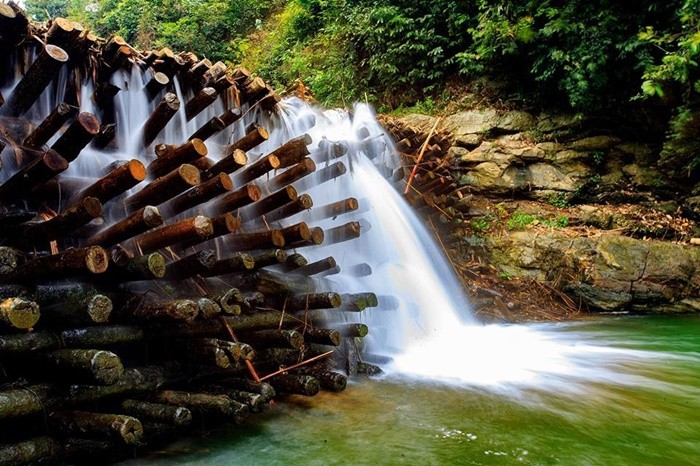 Bản Ú Phú Thọ - đập gỗ ngăn dòng sông Bứa