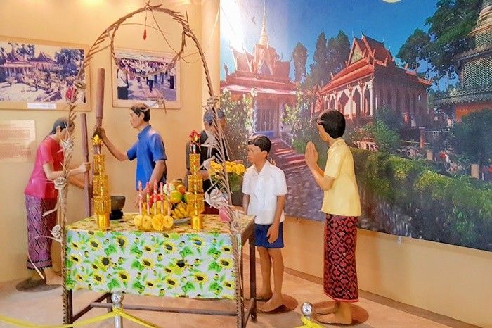 Bảo tàng thành phố Cần Thơ - khu trưng bày của người Khmer
