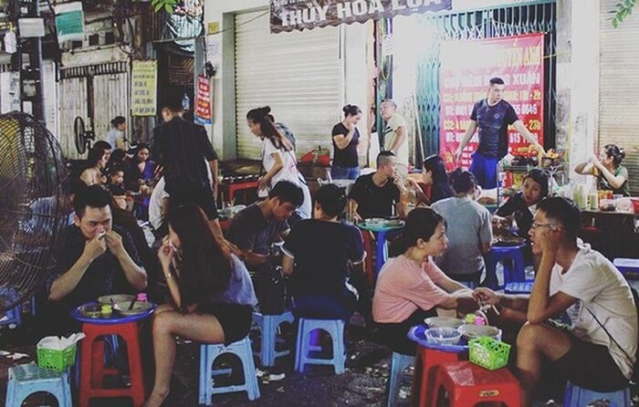 'No sập bụng' với các món ăn vặt chợ Đồng Xuân ngon bổ rẻ