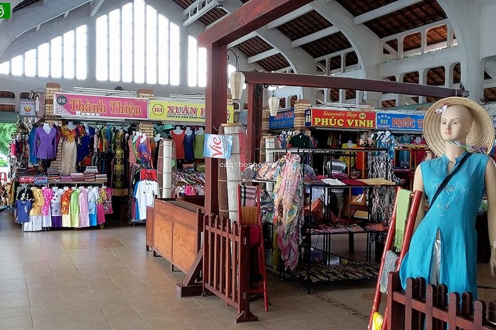 Can Tho Ancient Market - souvenir shop