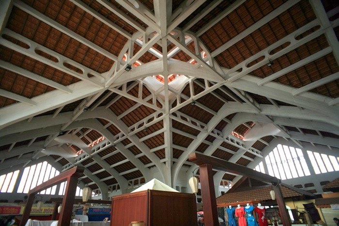 Can Tho Ancient Market - curved herringbone ceiling