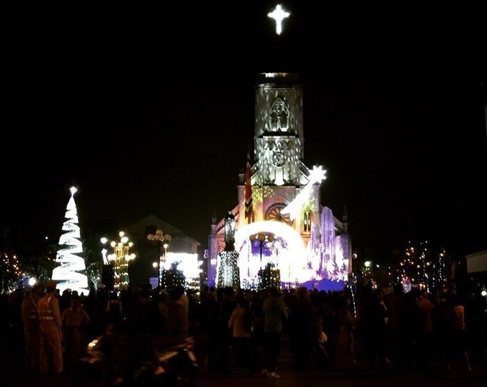 The place for Christmas is in Nam Dinh by the cathedral