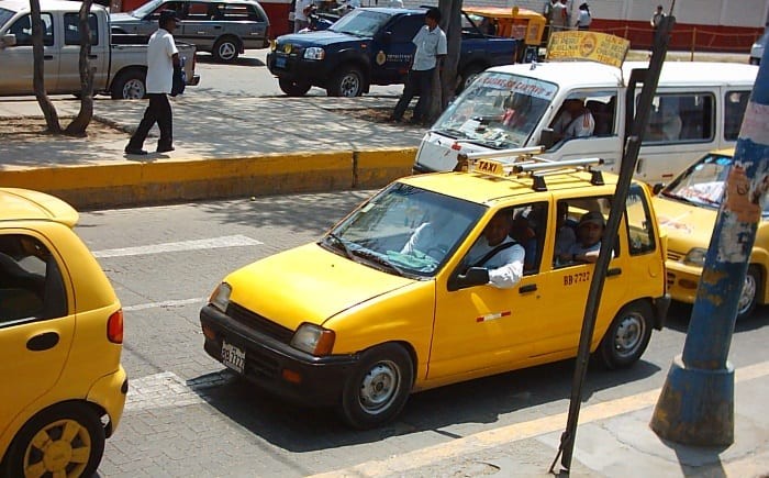 giao thông công cộng ở Peru - taxi