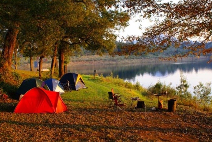 Camping by Quan Son Lake