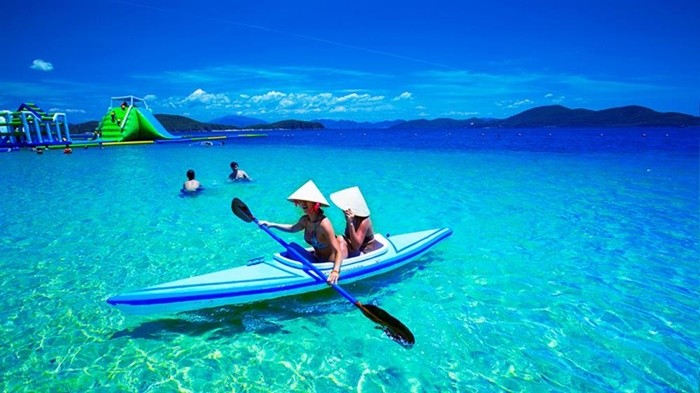 'Jubilant island stir' Hon Tam Nha Trang in summer tourist season
