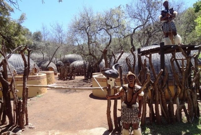 Kinh nghiệm du lịch Johannesburg và đến thăm làng văn hóa Lesedi