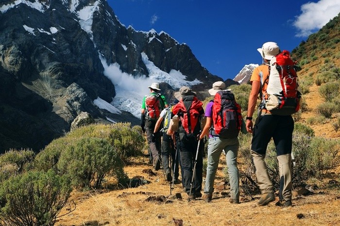 Kinh nghiệm leo núi an toàn - đi theo đoàn, tập thể