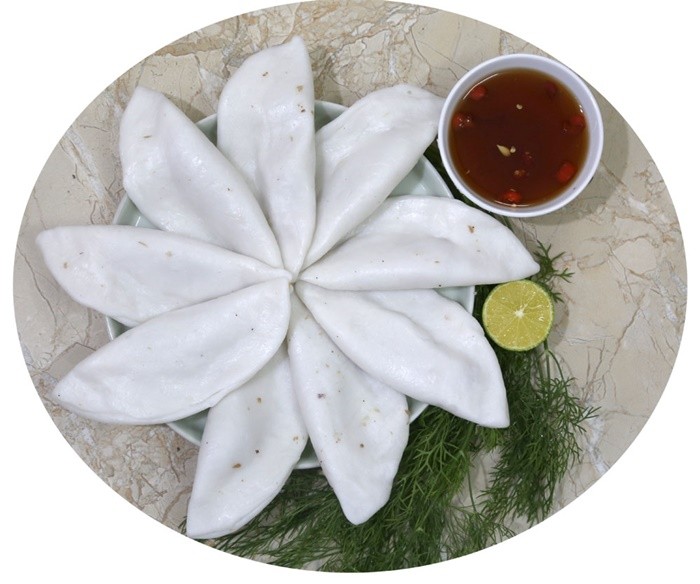 Bánh tai Phú Thọ được xem như món ăn dân dã đặc trưng của vùng miền núi Phú Thọ. Với hương vị đặc biệt và phong cách làm bánh truyền thống, hãy mời bạn đến với hình ảnh đầy hấp dẫn để thưởng thức bánh tai này!