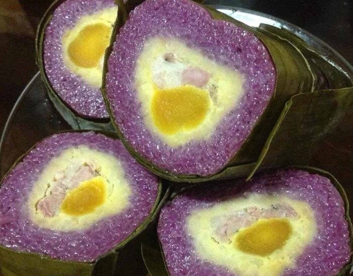 Món ăn ngon Cần Thơ - bánh tét lá cẩm