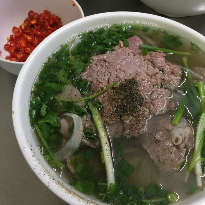 TOP 14 quán phở ngon ở Hà Nội buộc khách phải 'móc sạch hầu bao'