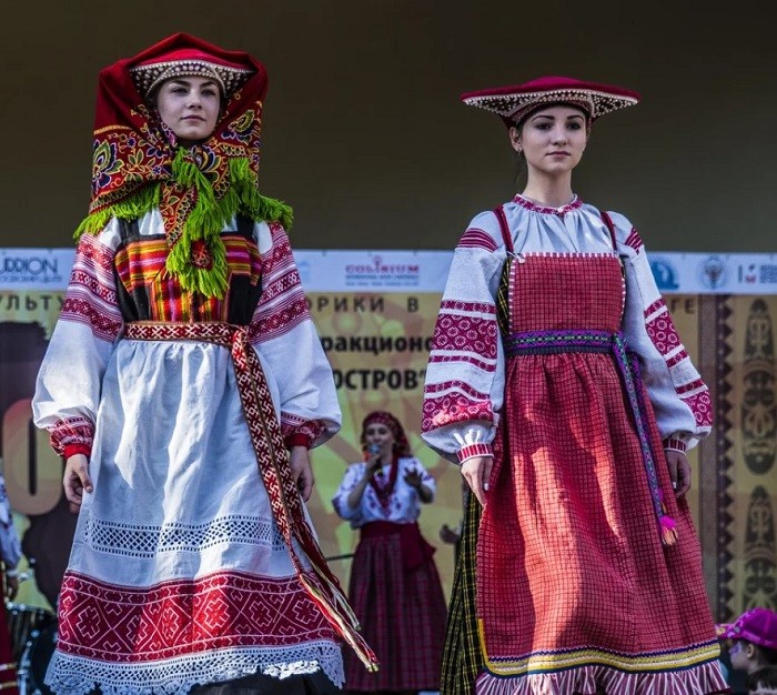 Trang phục truyền thống của Nga - trải nghiệm du lịch Novgorod