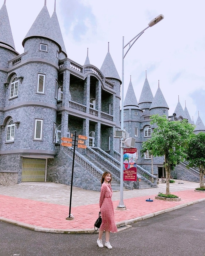 Vo Truong Toan University - Hogwarts Academy of Magic in Vietnam