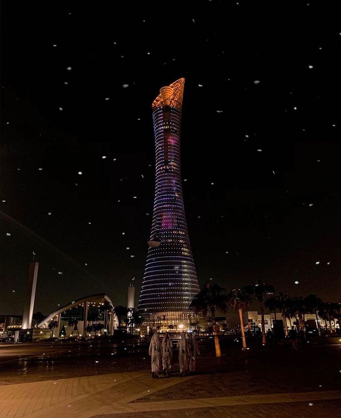 Tháp Aspire địa điểm chụp ảnh đêm đẹp ở Qatar