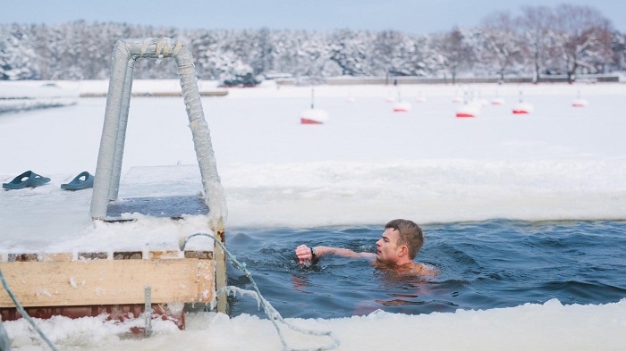 Bơi mùa đông ở Nga trải nghiệm thú vị 