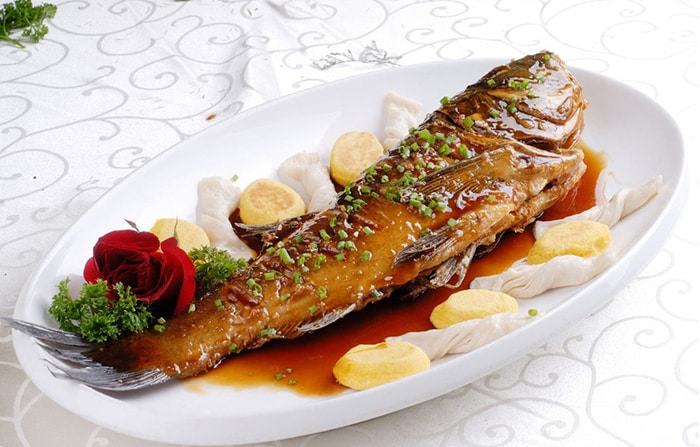 Những món ngon Trung Quốc ngày Tết - Cá nguyên con 