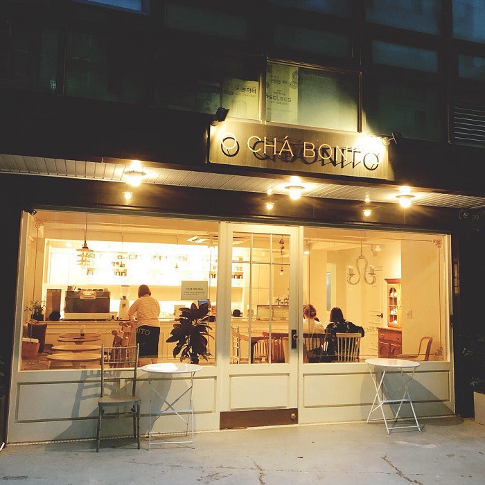 con phố cafe nổi tiếng ở Seoul - phố Bangbae-dong sầm uất