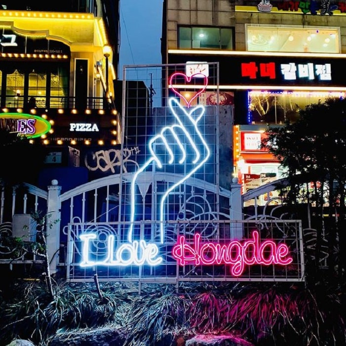 con phố cafe nổi tiếng ở Seoul - phố Hongdae