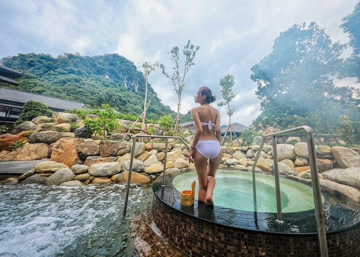 Ha Long tourist destination for Lunar New Year - The famous Quang Hanh hot spring area