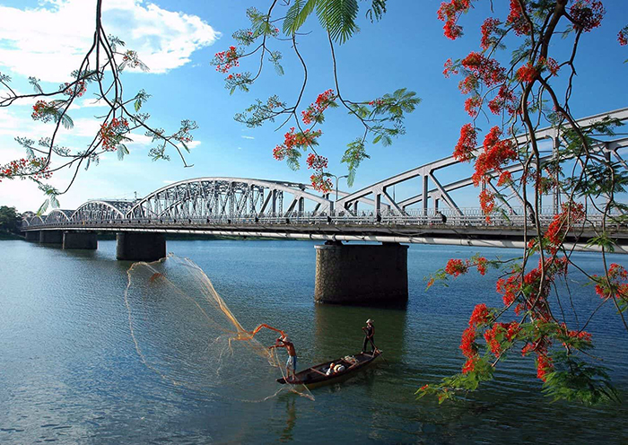 Vẻ đẹp sông Hương Huế - Dòng sông nổi tiếng