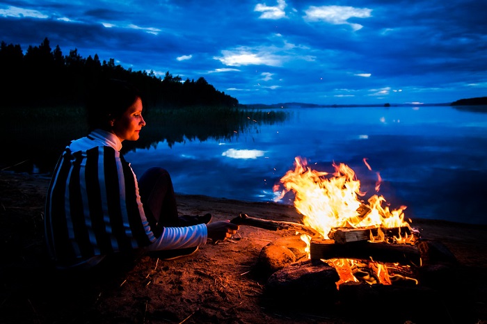 Kinh nghiệm du lịch Lapland Phần Lan - đốt lửa trại 
