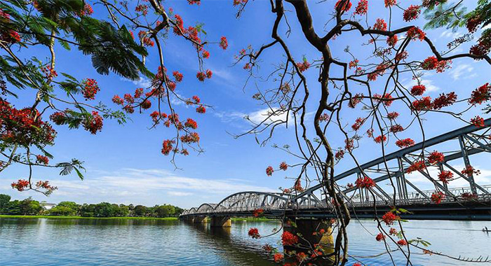 The beauty of Hue River - Corner of photo check in
