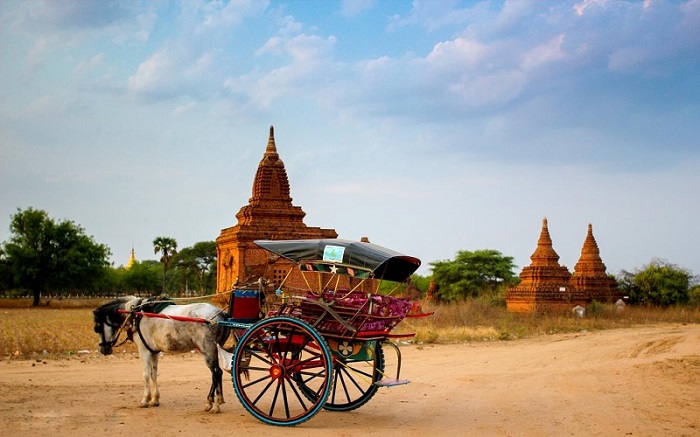 Kinh nghiệm du lịch Mandalay - đi xe ngựa