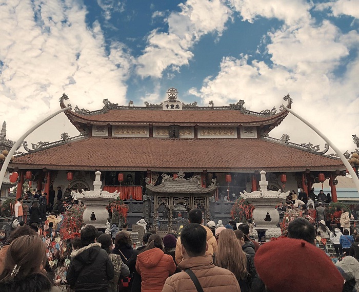 Buddhist ceremony - popular activity at Cao Linh Pagoda 