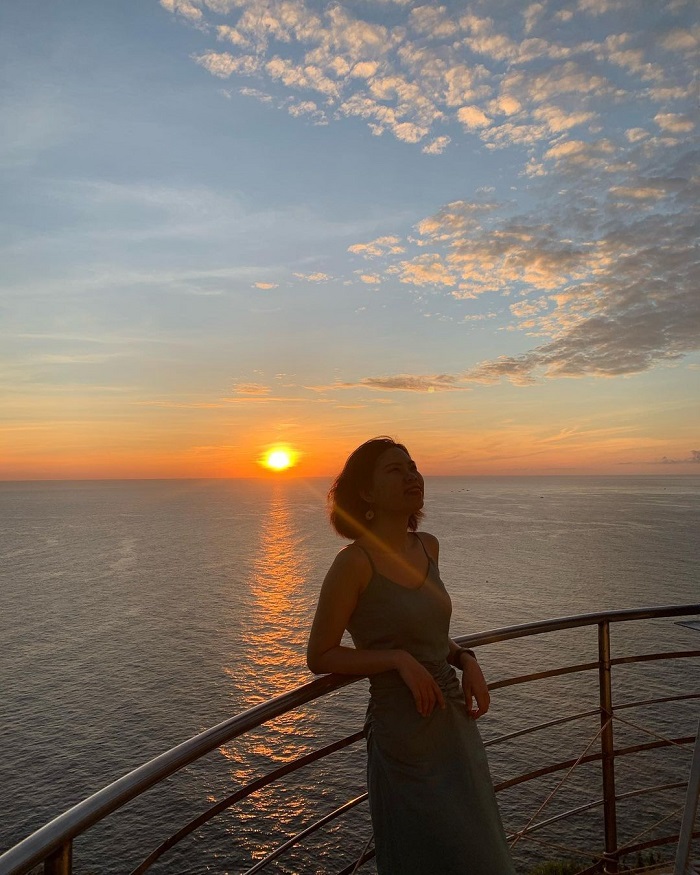 Dai Lanh Cape Phu Yen - watching the sunrise on the lighthouse