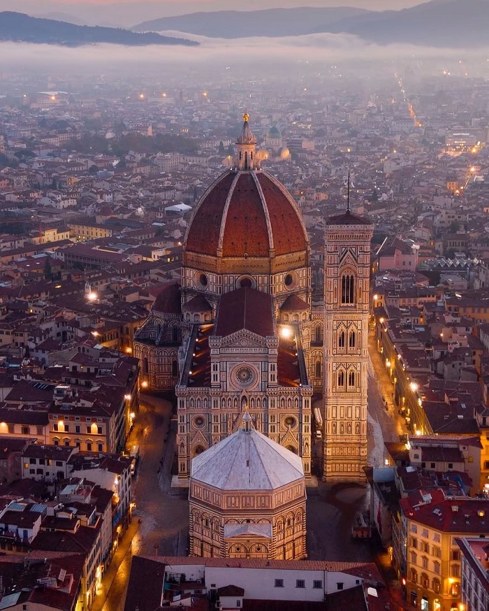 Là một công trình kỳ vĩ của thành phố Florence - Vẻ đẹp tráng lệ của nhà thờ Florence nước Ý