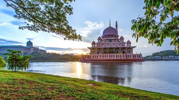 Thời điểm tham quan nhà thờ Hồi giáo Putra Malaysia