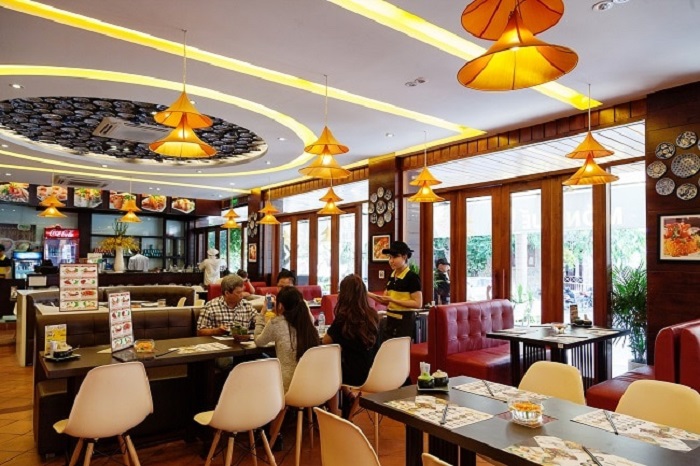 Good restaurants in District 2 Saigon-Hue Restaurant
